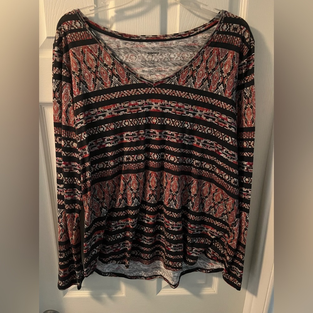 Sanoma XL 3/4 sleeve Aztec-like print tee